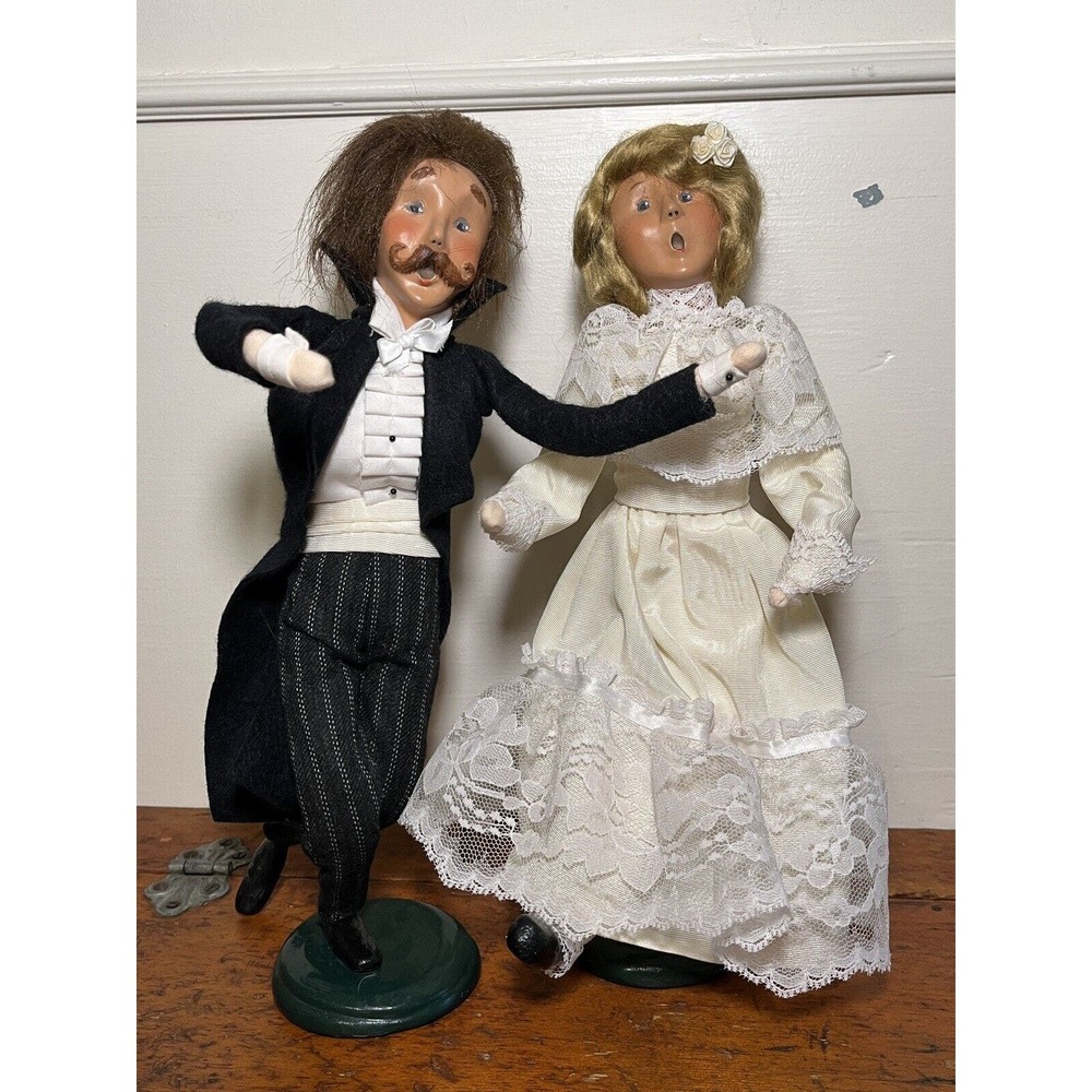 Byers Choice 1999 Matched Dancing Victorian Couple, Bride And Groom, Wedding